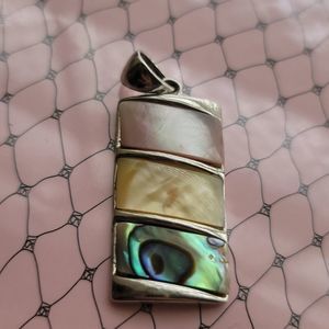 Beautiful Silver Pendant with Abolone